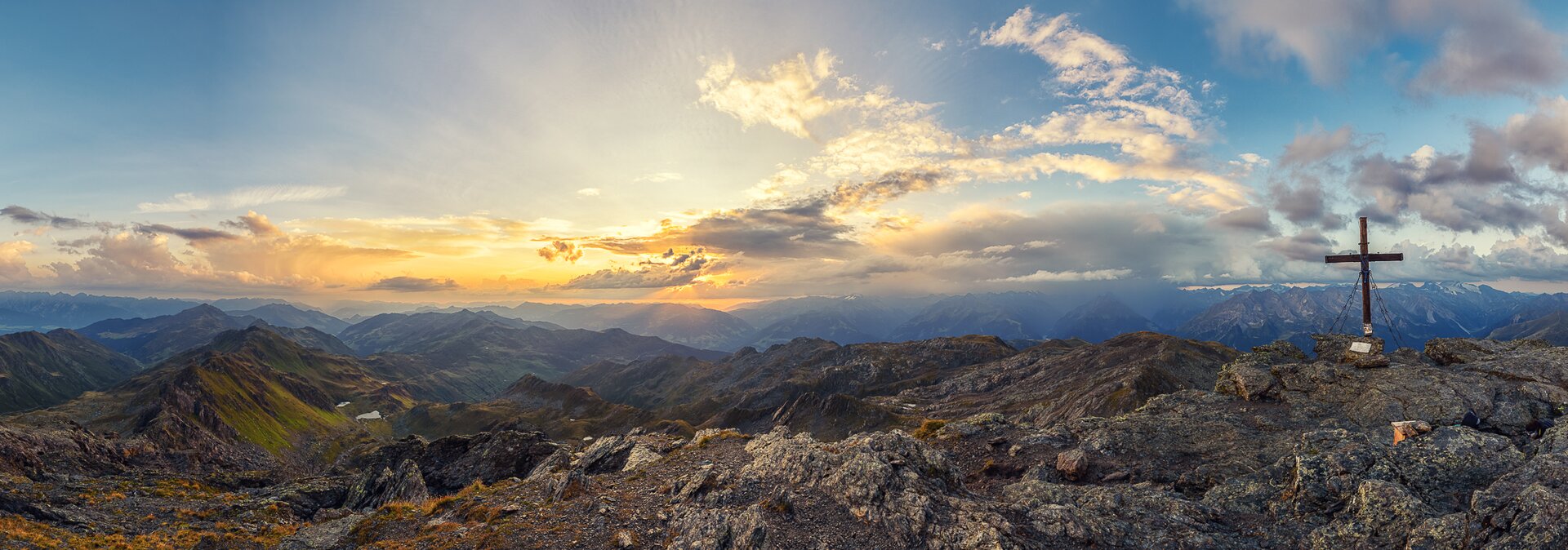 Ausblick vom Gipfelkreuz