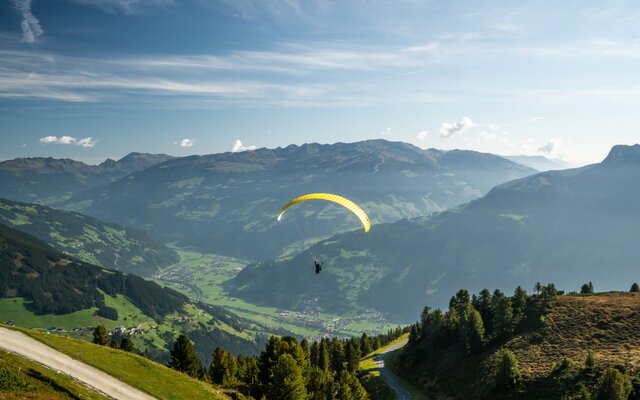 Paragleiten über dem Zillertal