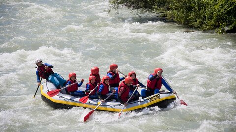 Testerhof Gäste beim Rafting